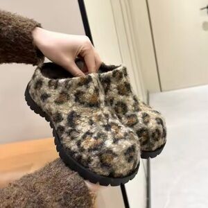 Leopard Print Women's Slippers